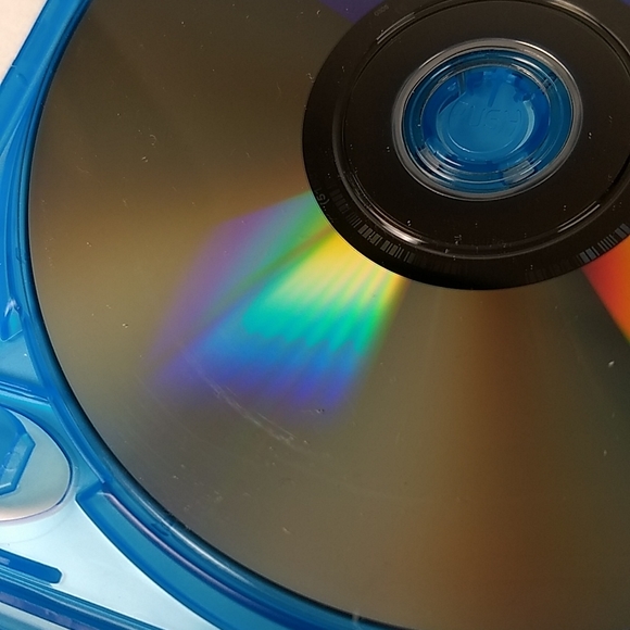 Frozen Blu Ray/DVD Combo Pack in VG condition - Picture 10 of 17